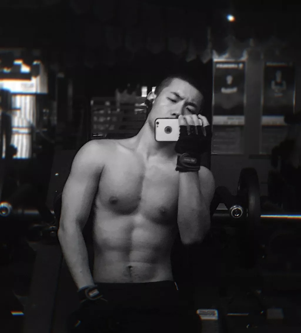 95后肌肉体育生,超帅私教大弟弟,快来围观! - 51虹马 95后肌肉体育生,超帅私教大弟弟,快来围观! - 51虹马