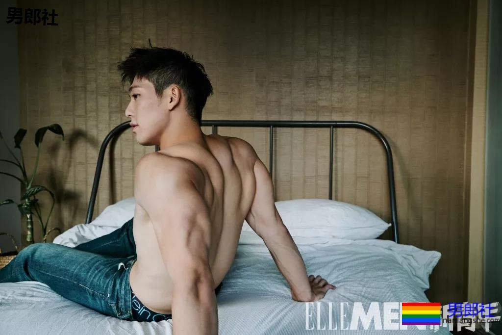 185攻腰大胸肌肉男,粗壮的大腿撑破短裤! - 51虹马 185攻腰大胸肌肉男,粗壮的大腿撑破短裤! - 51虹马