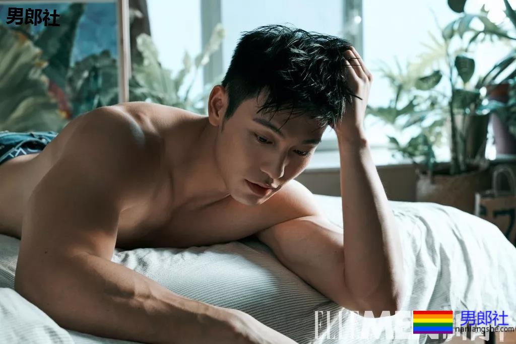 185攻腰大胸肌肉男,粗壮的大腿撑破短裤! - 51虹马 185攻腰大胸肌肉男,粗壮的大腿撑破短裤! - 51虹马