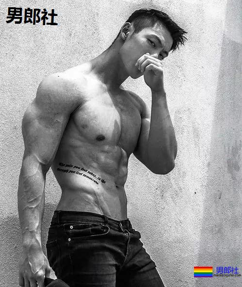 185攻腰大胸肌肉男,粗壮的大腿撑破短裤! - 51虹马 185攻腰大胸肌肉男,粗壮的大腿撑破短裤! - 51虹马