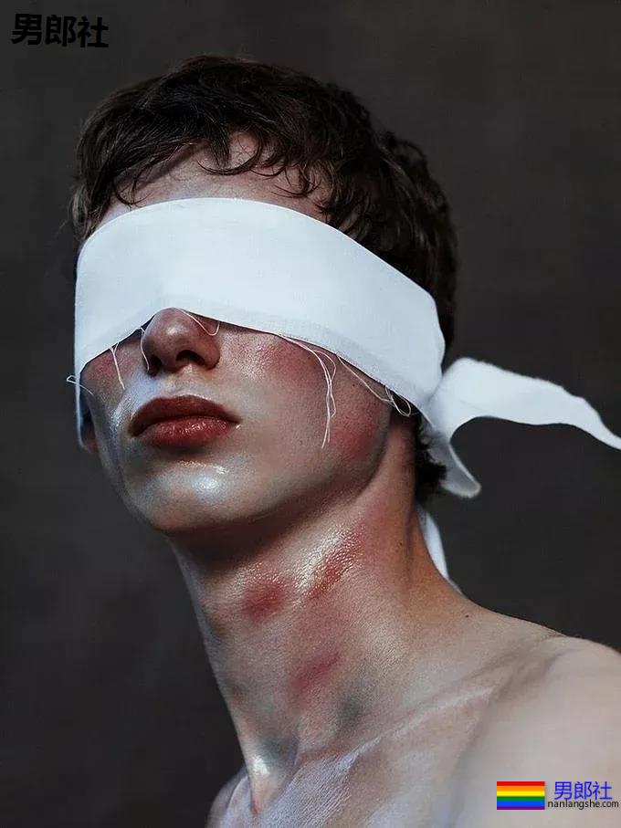 22岁帅小伙Instagram上晒自拍，遭四男子绑架性侵 - 51虹马