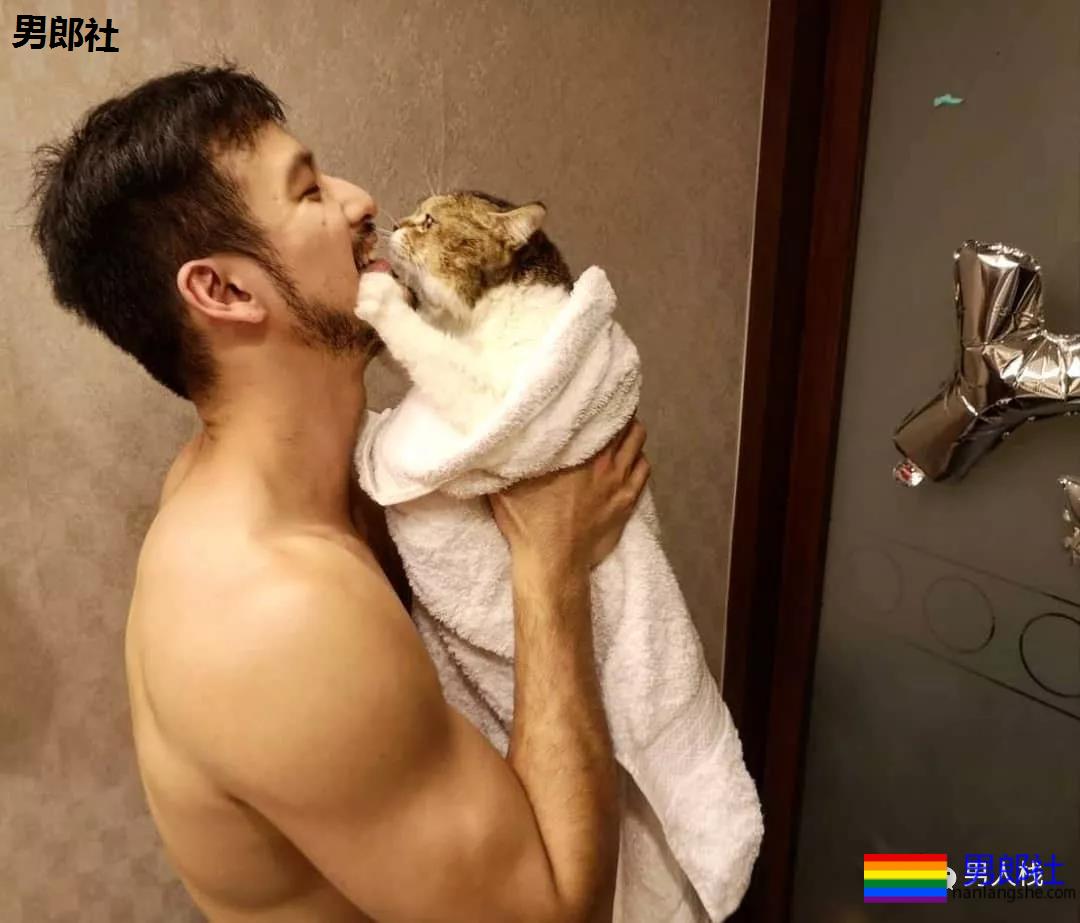 撞见爸和郭叔在床上,我彻底震惊! - 51虹马 撞见爸和郭叔在床上,我彻底震惊! - 51虹马