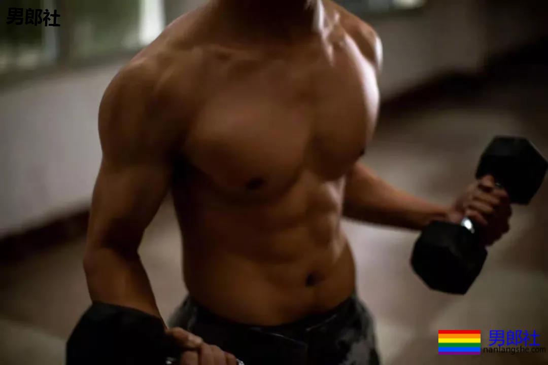 A爆筋肉小鋼炮一网打尽!“巧克力腹肌大赛”,堪称肉体盛宴! - 51虹马 A爆筋肉小鋼炮一网打尽!“巧克力腹肌大赛”,堪称肉体盛宴! - 51虹马