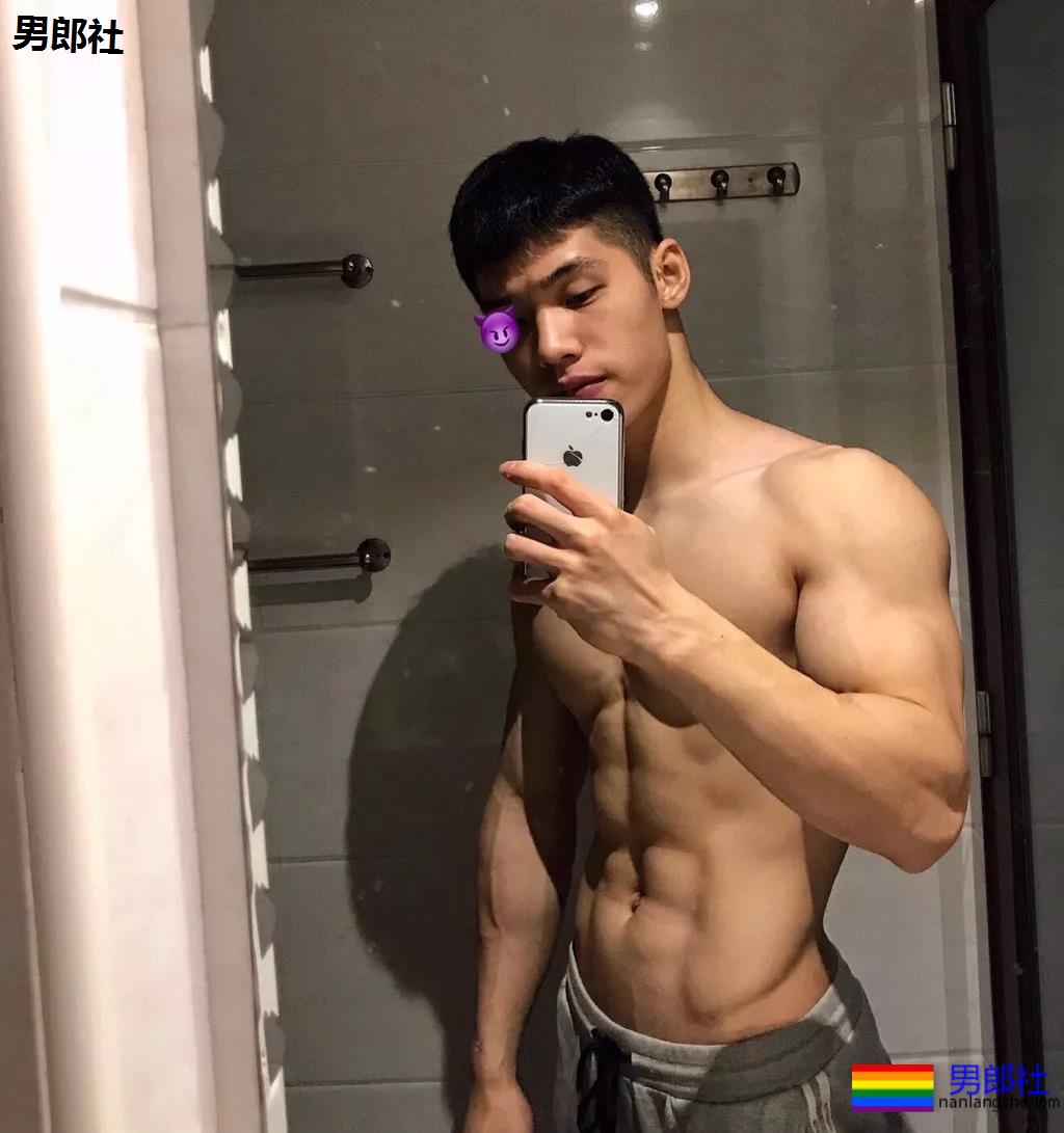 A爆筋肉小鋼炮一网打尽!“巧克力腹肌大赛”,堪称肉体盛宴! - 51虹马 A爆筋肉小鋼炮一网打尽!“巧克力腹肌大赛”,堪称肉体盛宴! - 51虹马