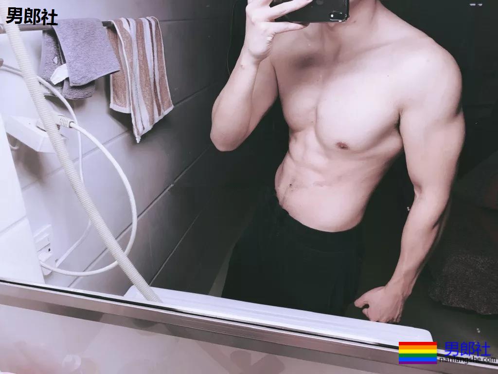 A爆筋肉小鋼炮一网打尽!“巧克力腹肌大赛”,堪称肉体盛宴! - 51虹马 A爆筋肉小鋼炮一网打尽!“巧克力腹肌大赛”,堪称肉体盛宴! - 51虹马