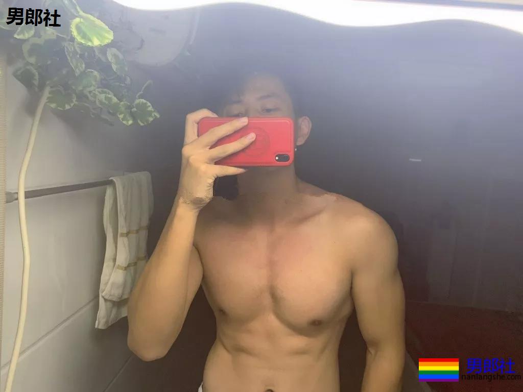 A爆筋肉小鋼炮一网打尽!“巧克力腹肌大赛”,堪称肉体盛宴! - 51虹马 A爆筋肉小鋼炮一网打尽!“巧克力腹肌大赛”,堪称肉体盛宴! - 51虹马