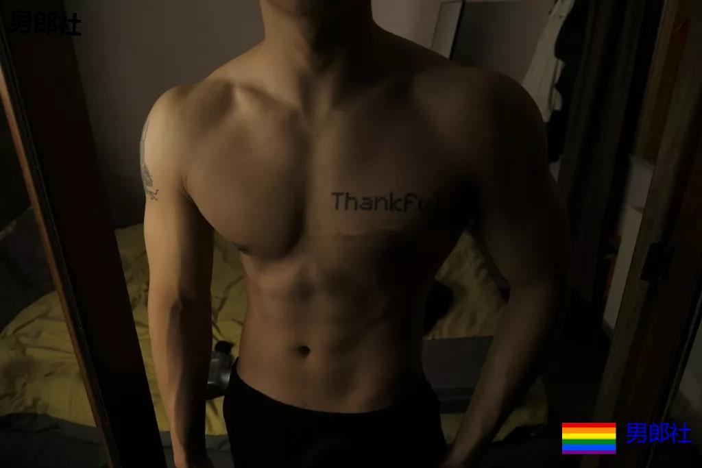 A爆筋肉小鋼炮一网打尽!“巧克力腹肌大赛”,堪称肉体盛宴! - 51虹马 A爆筋肉小鋼炮一网打尽!“巧克力腹肌大赛”,堪称肉体盛宴! - 51虹马