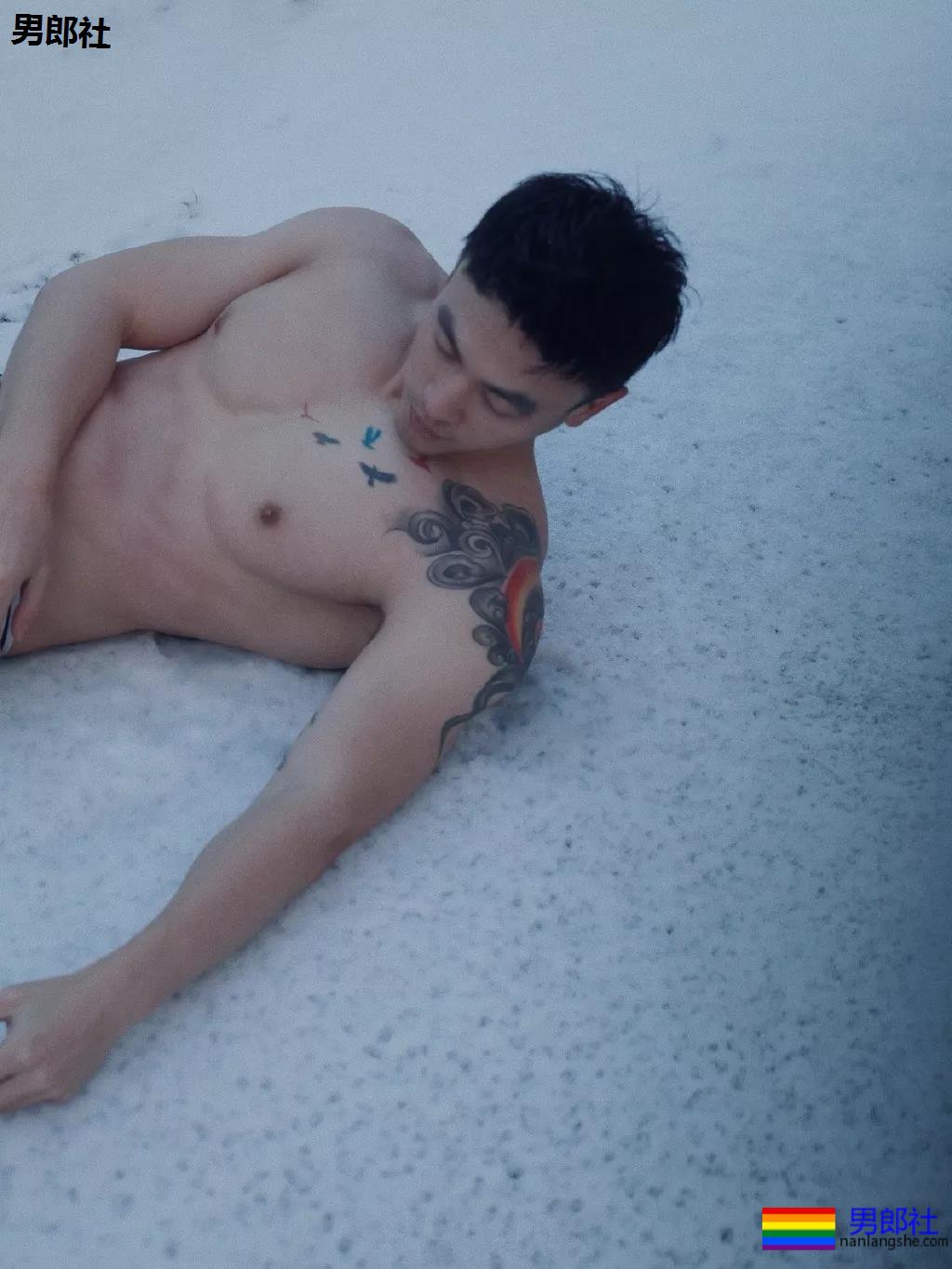 A爆筋肉小鋼炮一网打尽!“巧克力腹肌大赛”,堪称肉体盛宴! - 51虹马 A爆筋肉小鋼炮一网打尽!“巧克力腹肌大赛”,堪称肉体盛宴! - 51虹马