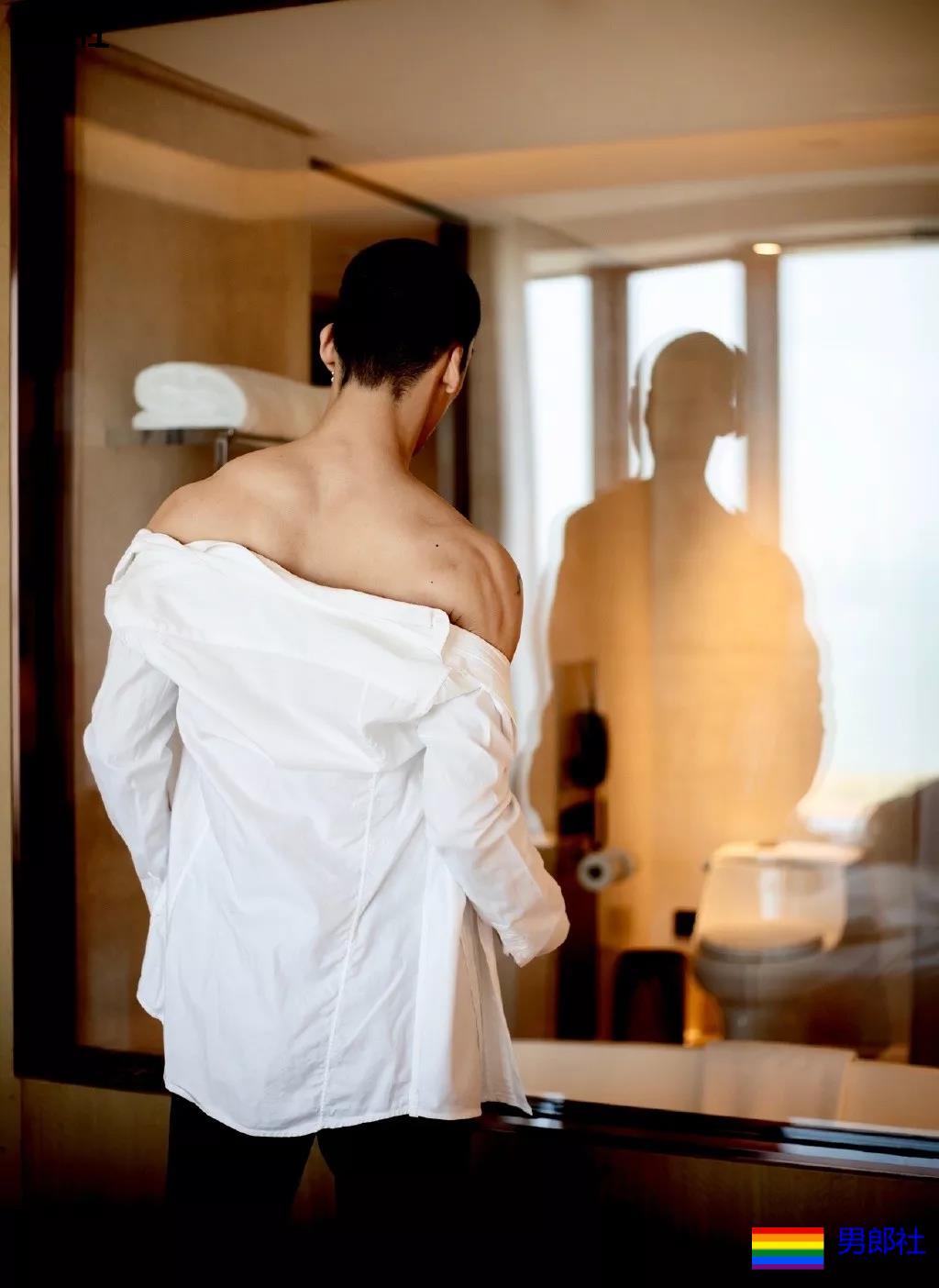 A爆筋肉小鋼炮一网打尽!“巧克力腹肌大赛”,堪称肉体盛宴! - 51虹马 A爆筋肉小鋼炮一网打尽!“巧克力腹肌大赛”,堪称肉体盛宴! - 51虹马