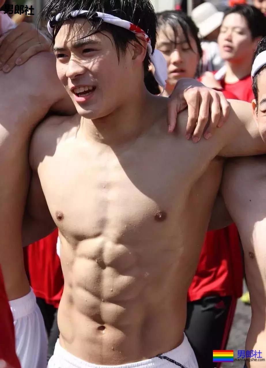 A爆筋肉小鋼炮一网打尽!“巧克力腹肌大赛”,堪称肉体盛宴! - 51虹马 A爆筋肉小鋼炮一网打尽!“巧克力腹肌大赛”,堪称肉体盛宴! - 51虹马