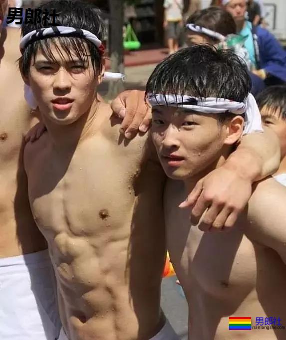 A爆筋肉小鋼炮一网打尽!“巧克力腹肌大赛”,堪称肉体盛宴! - 51虹马 A爆筋肉小鋼炮一网打尽!“巧克力腹肌大赛”,堪称肉体盛宴! - 51虹马