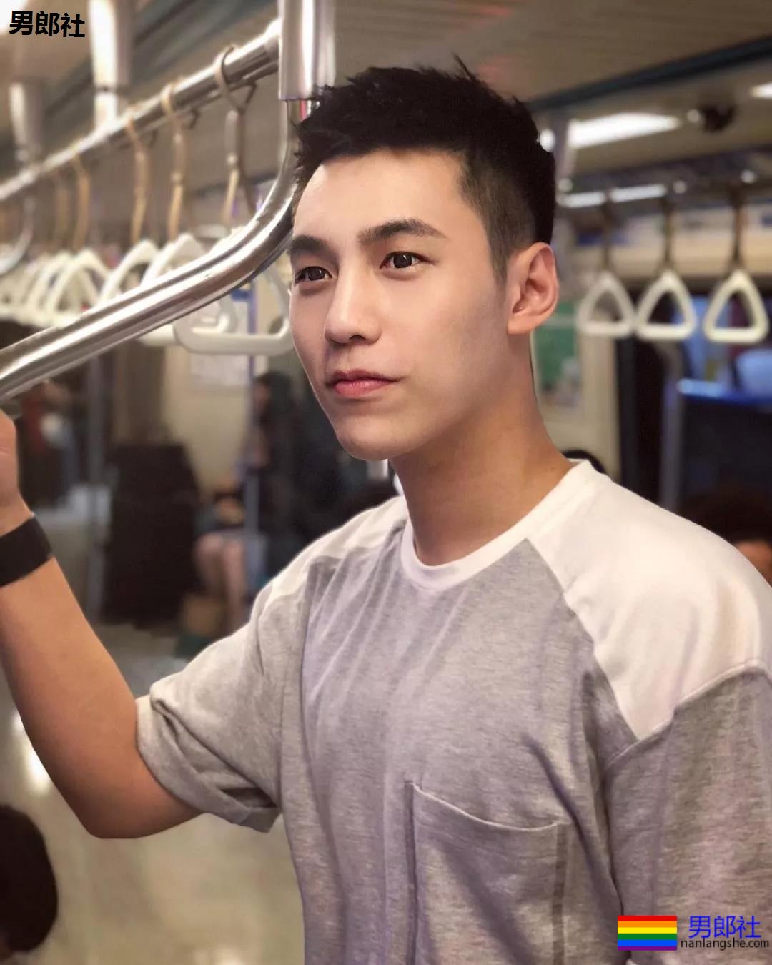 神仙肌肉小可爱，快带回家！别让他跑了！ - 51虹马