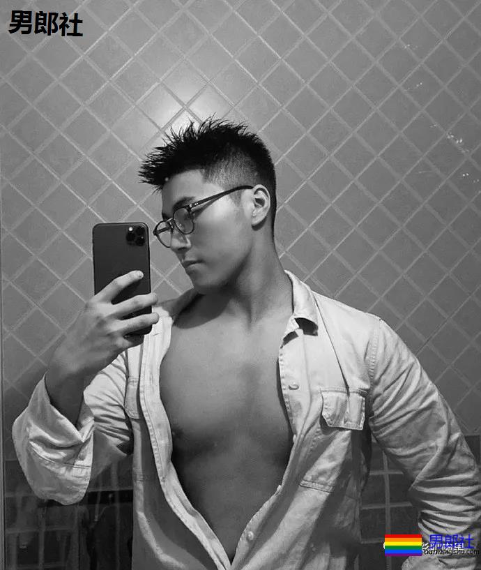 正装男身材拔掉西裤太有料，看的让人爱不释手 - 51虹马