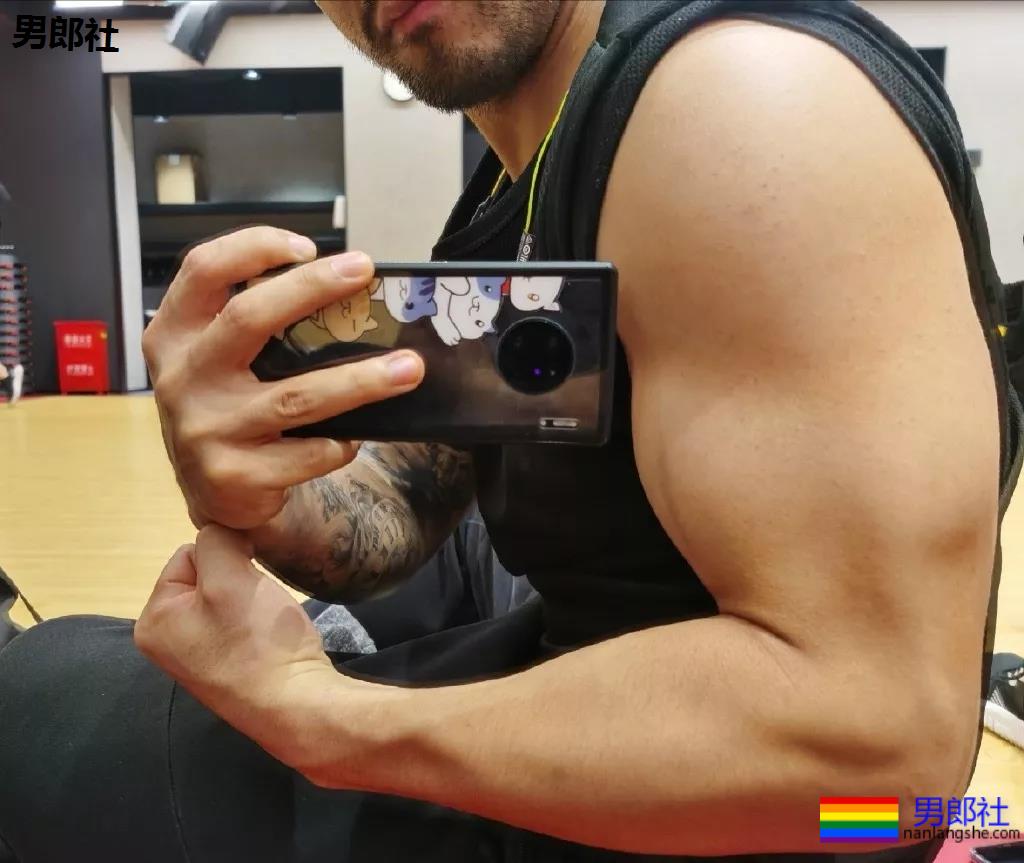 那个被偷内裤和袜子的北京健身教练，原来是他 - 51虹马