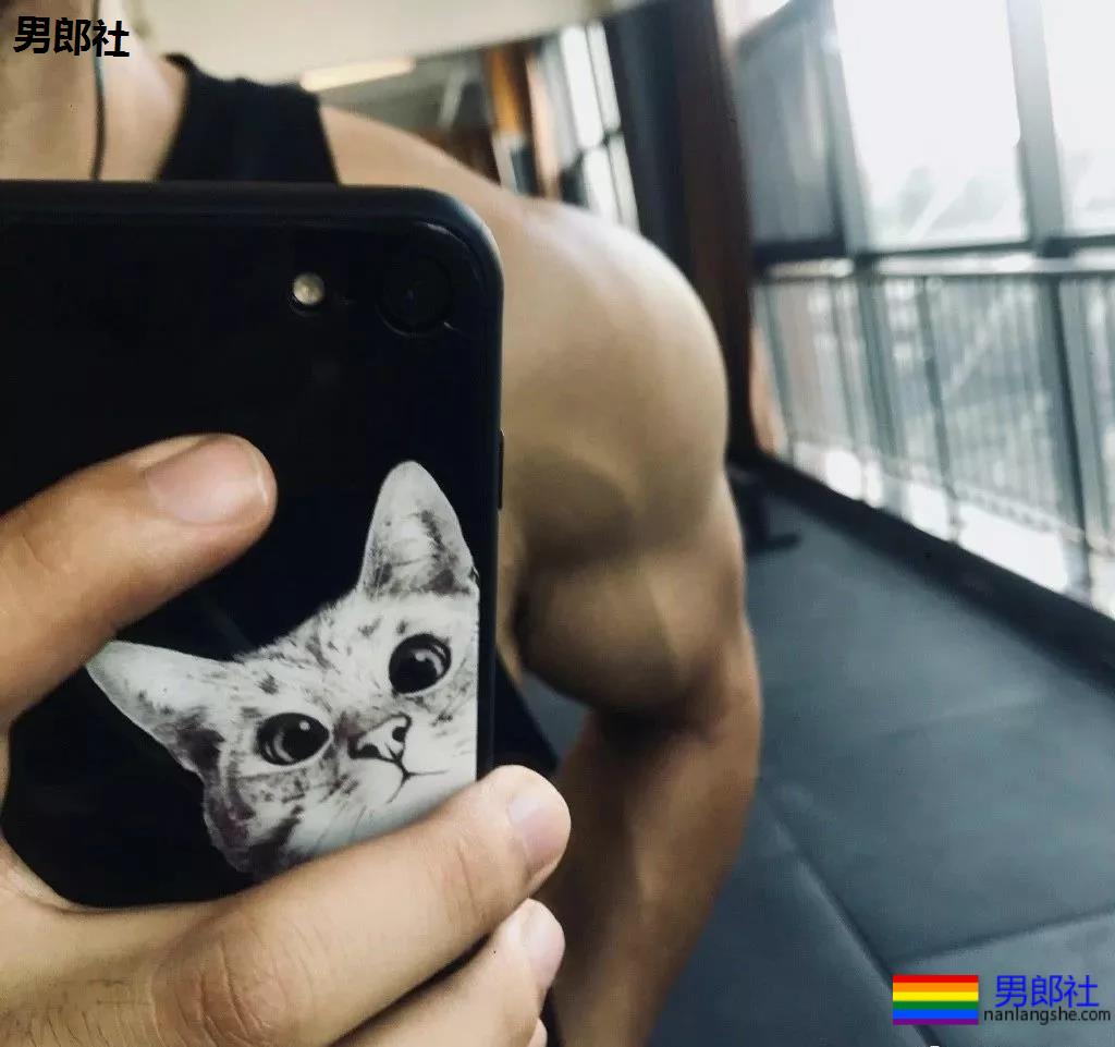 那个被偷内裤和袜子的北京健身教练，原来是他 - 51虹马