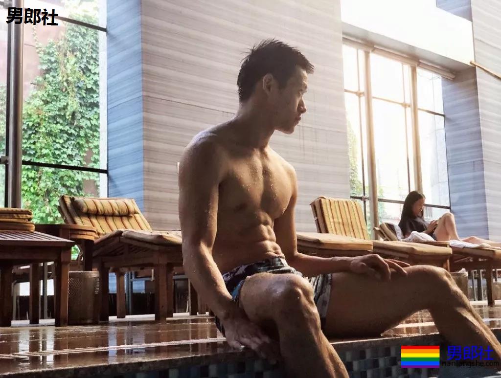 98年直男体育生,拍照总爱岔开腿,姿势豪放的小狼狗? - 51虹马 98年直男体育生,拍照总爱岔开腿,姿势豪放的小狼狗? - 51虹马