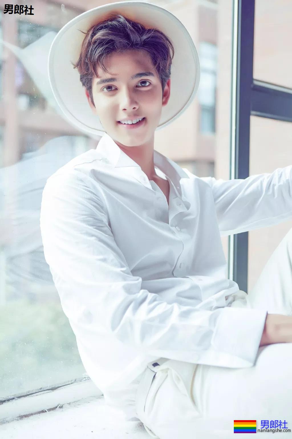 超帅体育生太好看，盘他们？ - 51虹马