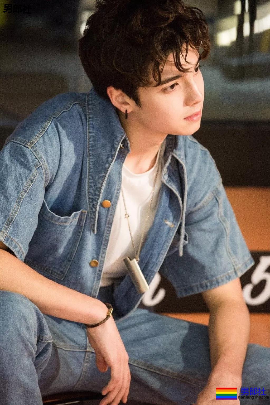 超帅体育生太好看，盘他们？ - 51虹马