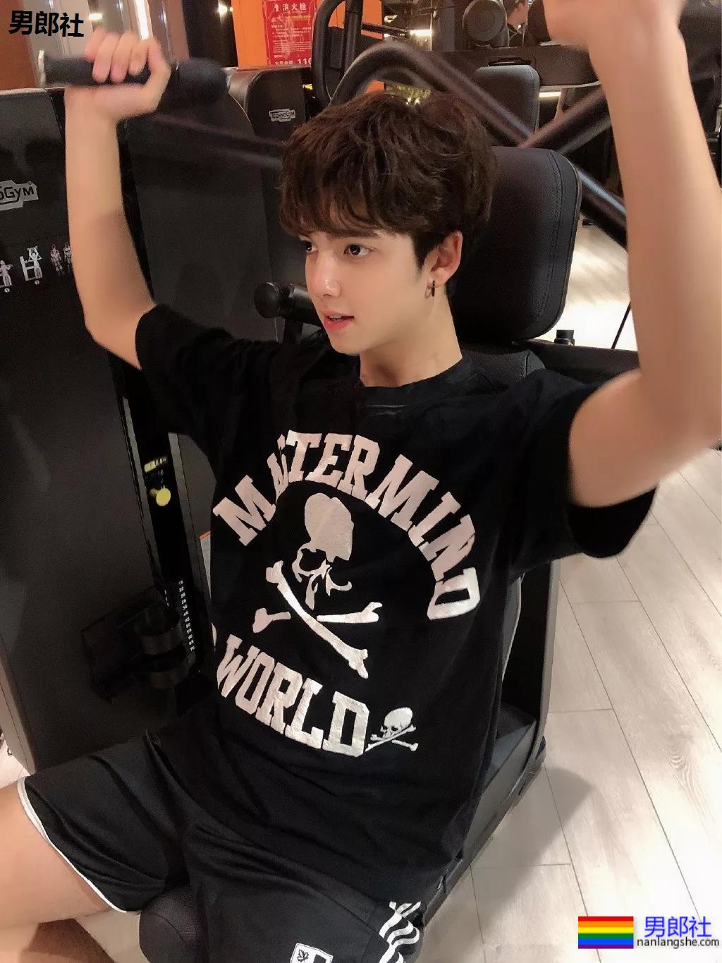 超帅体育生太好看，盘他们？ - 51虹马