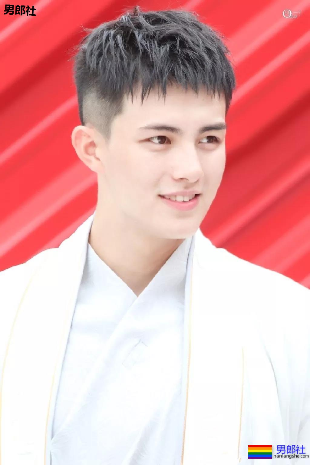 超帅体育生太好看，盘他们？ - 51虹马