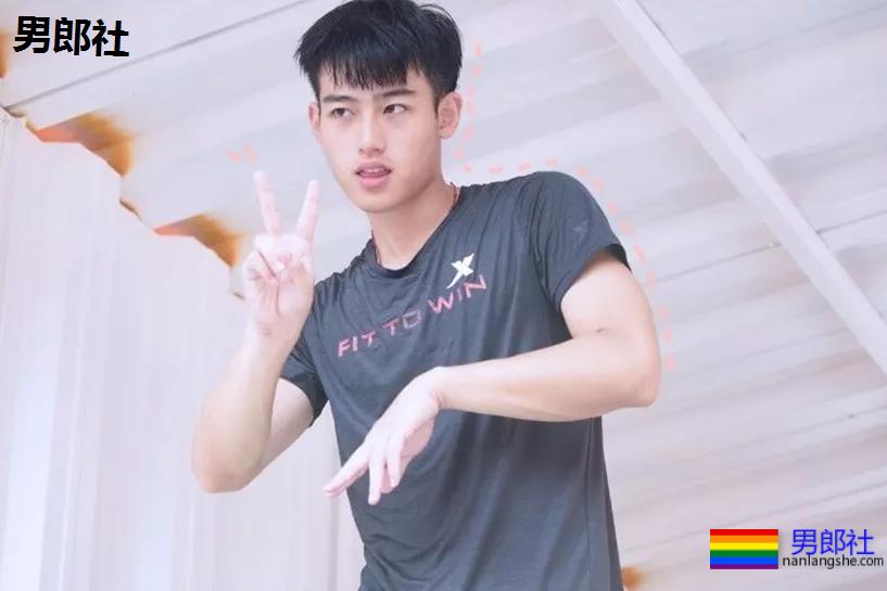 超帅体育生太好看，盘他们？ - 51虹马