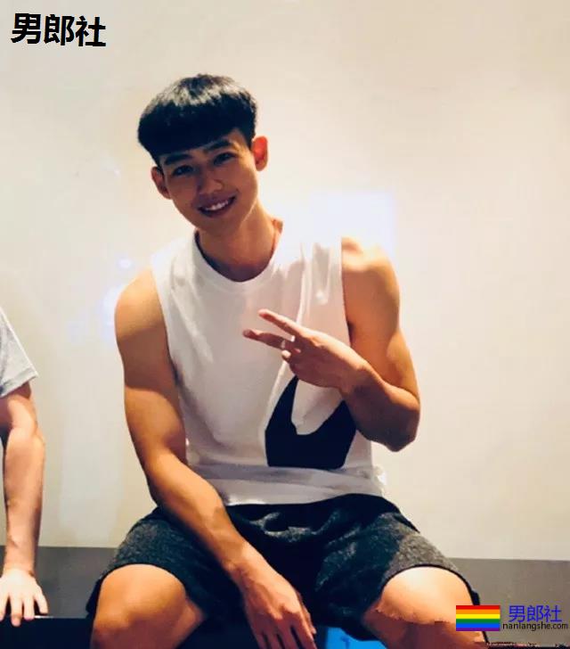 超帅体育生太好看，盘他们？ - 51虹马