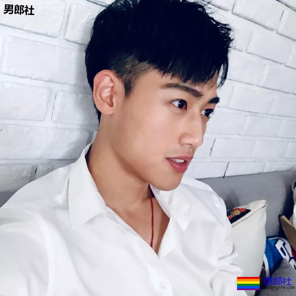 超帅体育生太好看，盘他们？ - 51虹马