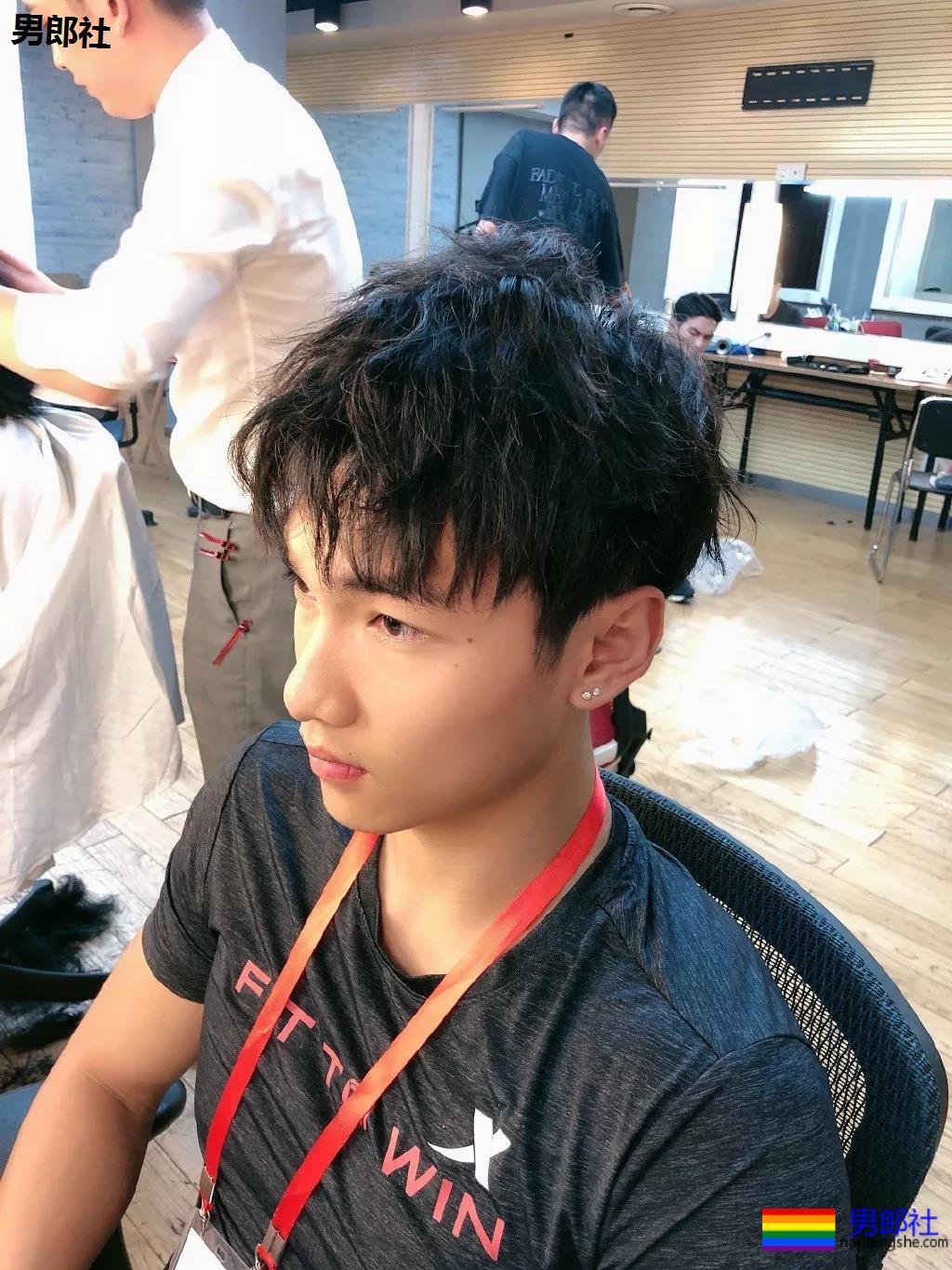 超帅体育生太好看，盘他们？ - 51虹马