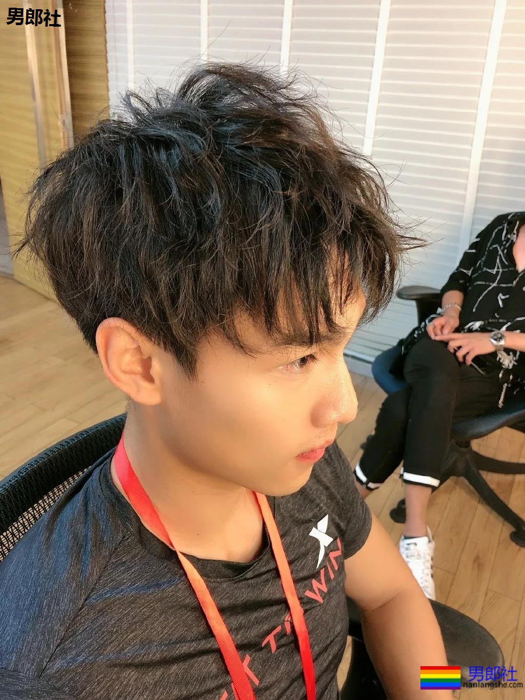 超帅体育生太好看，盘他们？ - 51虹马