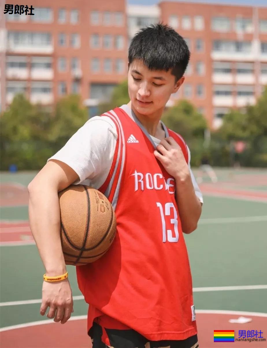 超帅体育生太好看，盘他们？ - 51虹马