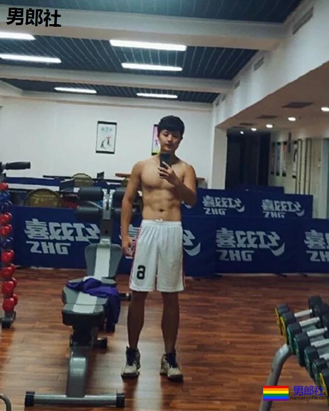 超帅体育生太好看，盘他们？ - 51虹马