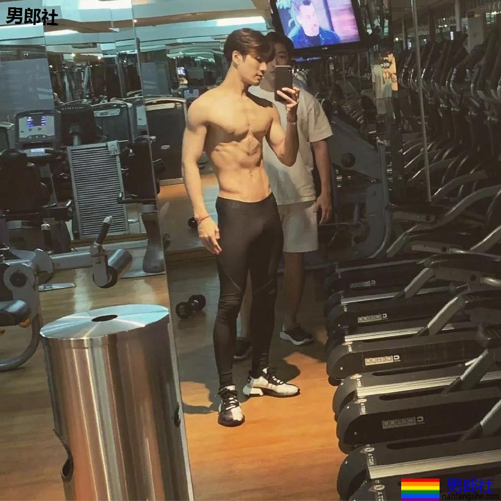 肖战王嘉尔李现都上榜！2019最帅神仙颜值，网友们都不矜持了！ - 51虹马