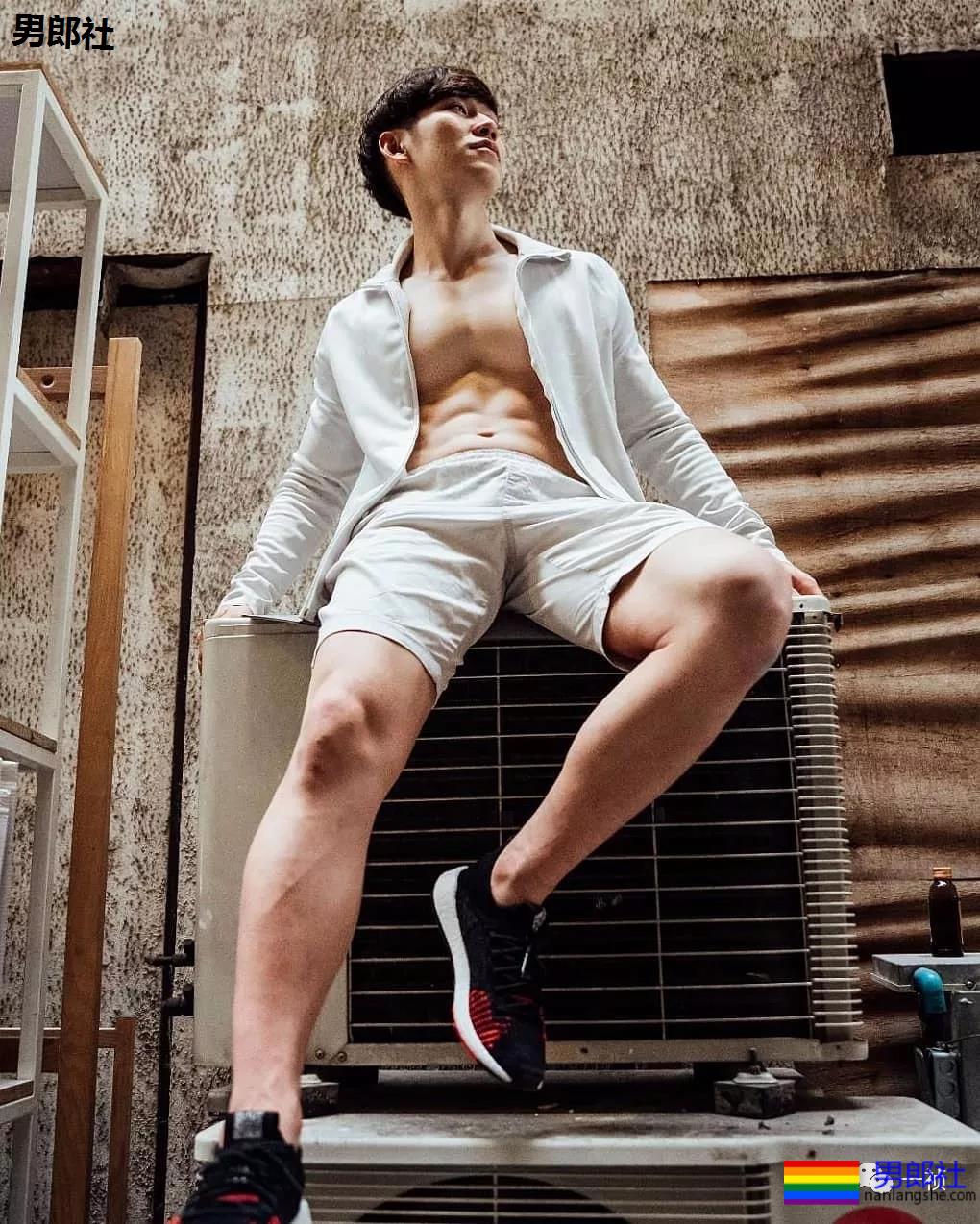 又一名健身教练下诲？最新 石更照被网友疯传 - 51虹马