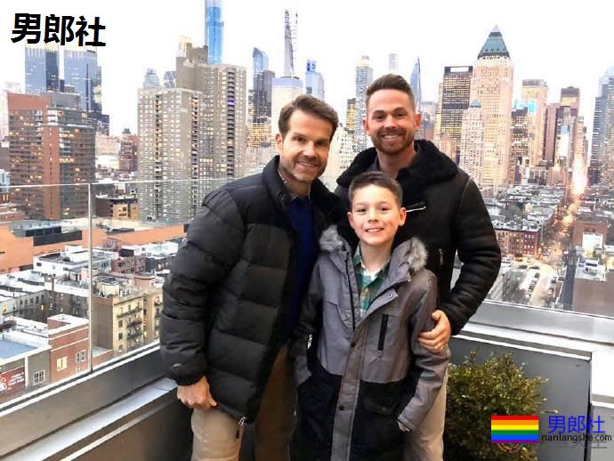 同志家庭的孩子通过电视节目做出回应 - 51虹马