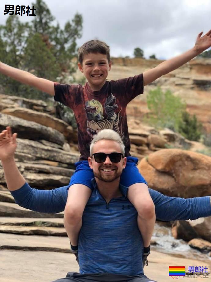 同志家庭的孩子通过电视节目做出回应 - 51虹马