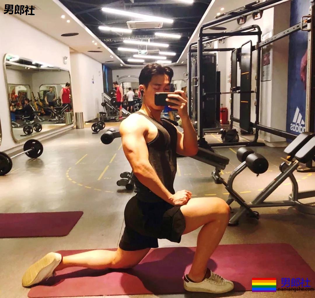 这么多帅哥？直男也扛不住了吗？ - 51虹马