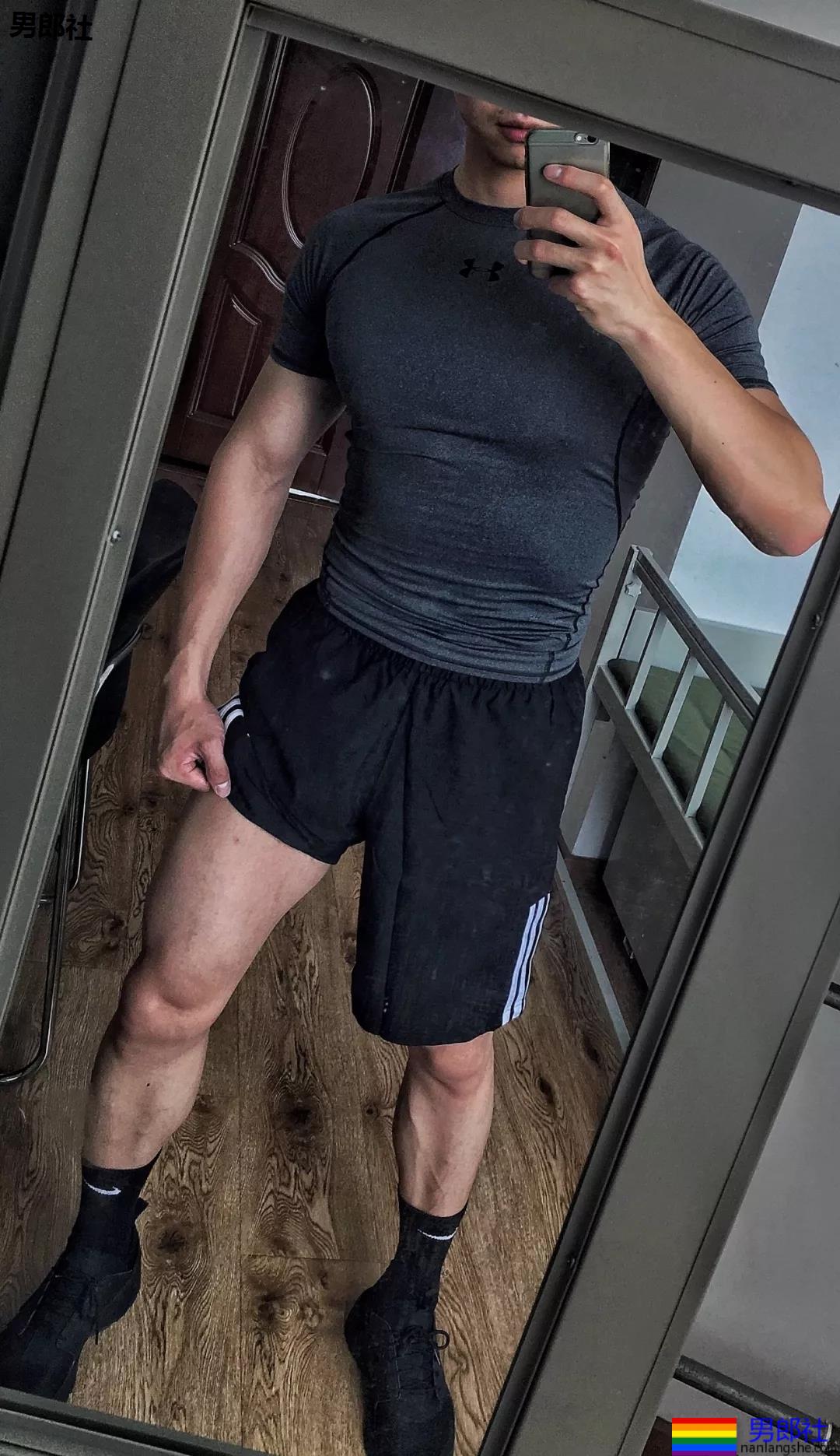 00后肌肉小狼狗在线吸睛,身材尺寸都可以! - 51虹马 00后肌肉小狼狗在线吸睛,身材尺寸都可以! - 51虹马