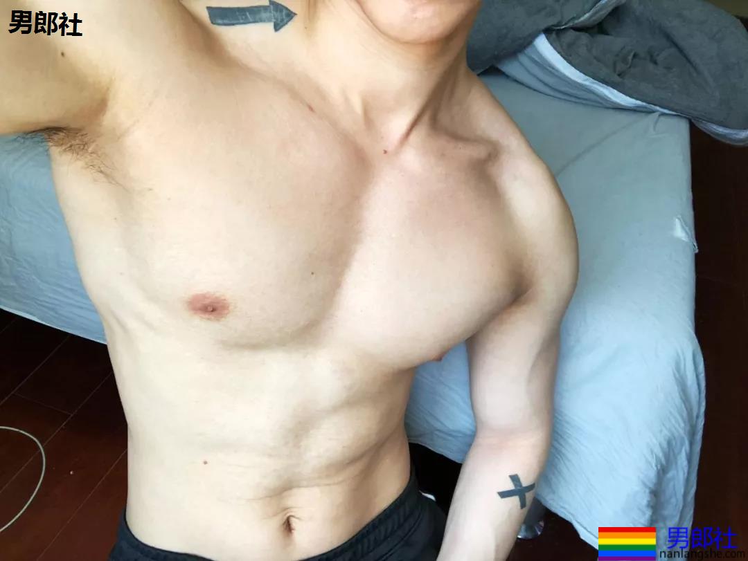 00后肌肉小狼狗在线吸睛,身材尺寸都可以! - 51虹马 00后肌肉小狼狗在线吸睛,身材尺寸都可以! - 51虹马