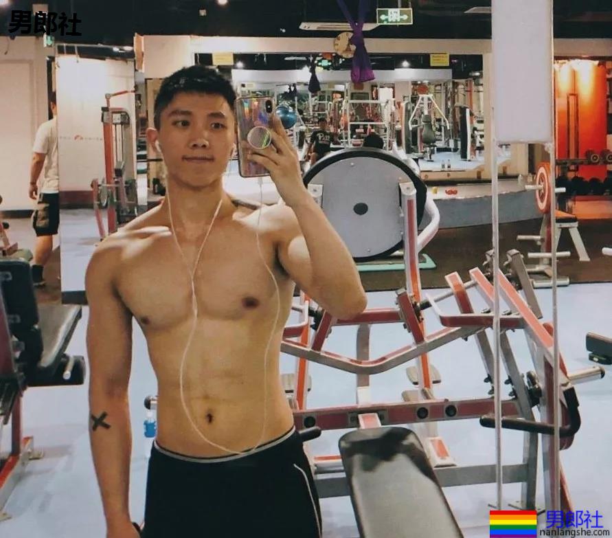 00后肌肉小狼狗在线吸睛,身材尺寸都可以! - 51虹马 00后肌肉小狼狗在线吸睛,身材尺寸都可以! - 51虹马