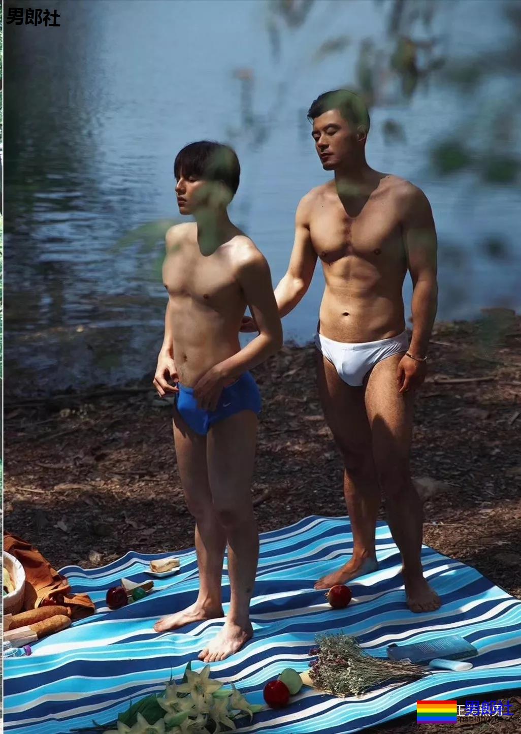 正装西裤老师居然这样,把西装脱掉河边戏水! - 51虹马 正装西裤老师居然这样,把西装脱掉河边戏水! - 51虹马