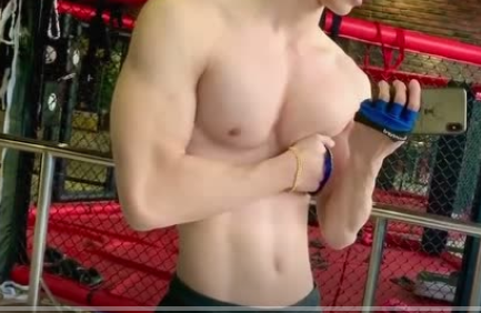 奶嫩小哥健身房秀身材!这胸肌Q得有点犯规!-51虹马