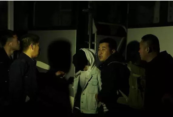 300余同性恋为找“老公”，惨被骗超千万！ - 51虹马