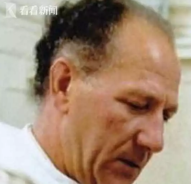 19岁儿子和父亲遭同一牧师性侵：儿子复仇，父亲自杀-51虹马