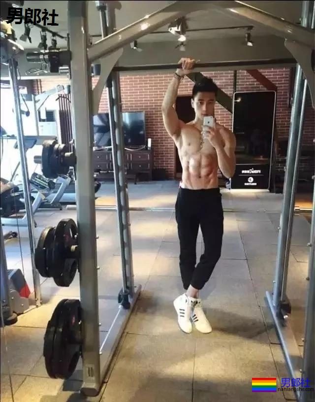 健身私教李佳淇,他的小视频曾让多少人心动 - 51虹马 健身私教李佳淇,他的小视频曾让多少人心动 - 51虹马