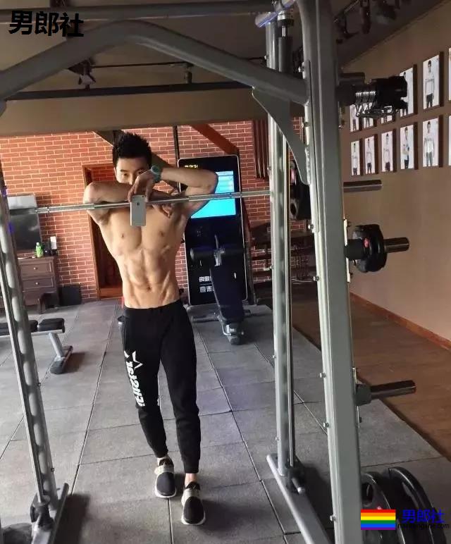 健身私教李佳淇,他的小视频曾让多少人心动 - 51虹马 健身私教李佳淇,他的小视频曾让多少人心动 - 51虹马