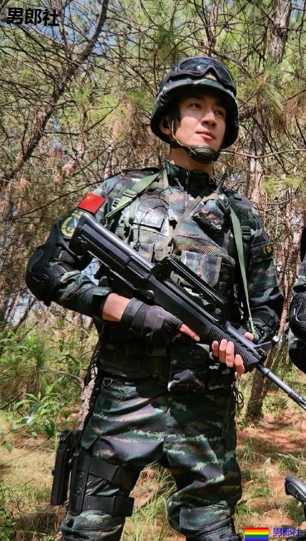 当红炸子鸡男星制服大比拼!黄景瑜李易峰变身兵哥哥,又帅又苏太A啦! - 51虹马 当红炸子鸡男星制服大比拼!黄景瑜李易峰变身兵哥哥,又帅又苏太A啦! - 51虹马