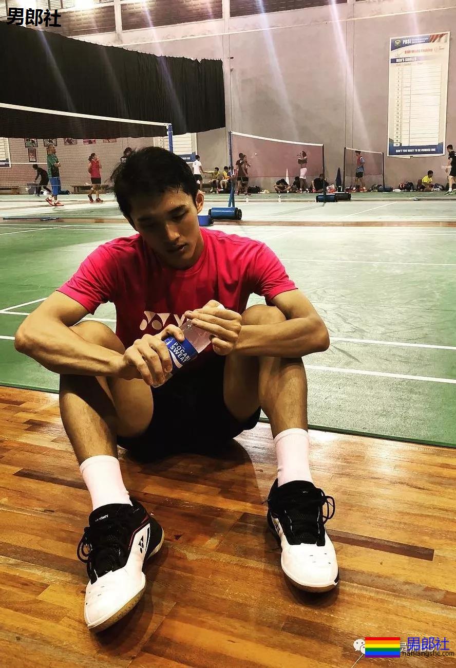 帅过谌龙,大过林丹?97年羽毛球小鲜肉实力圈粉 - 51虹马 帅过谌龙,大过林丹?97年羽毛球小鲜肉实力圈粉 - 51虹马