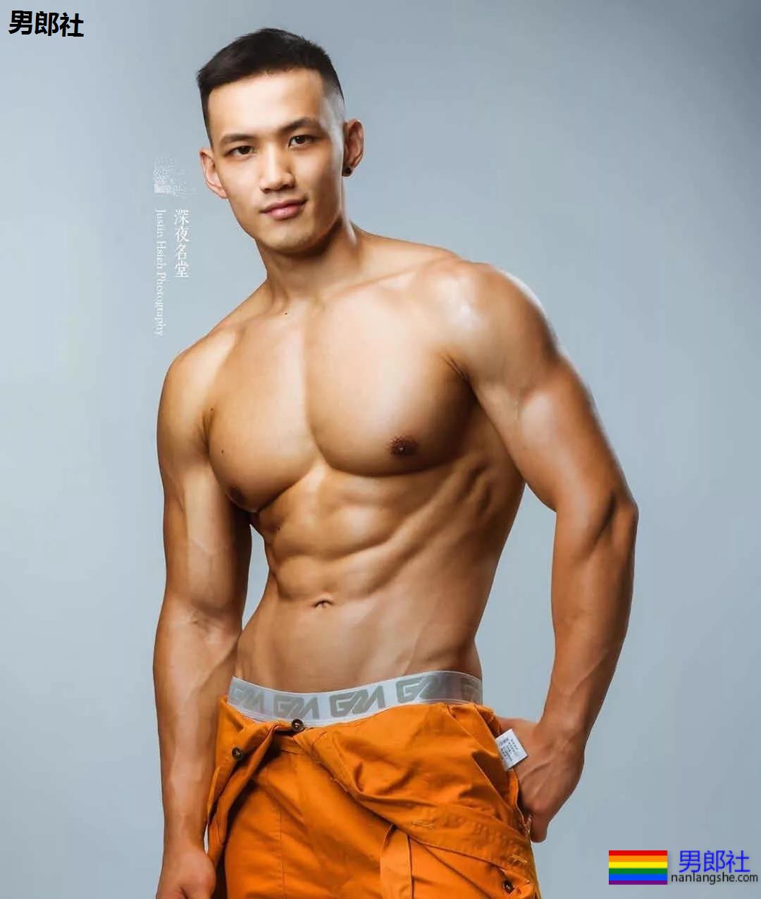 这样的男人我可以舔到射 - 51虹马