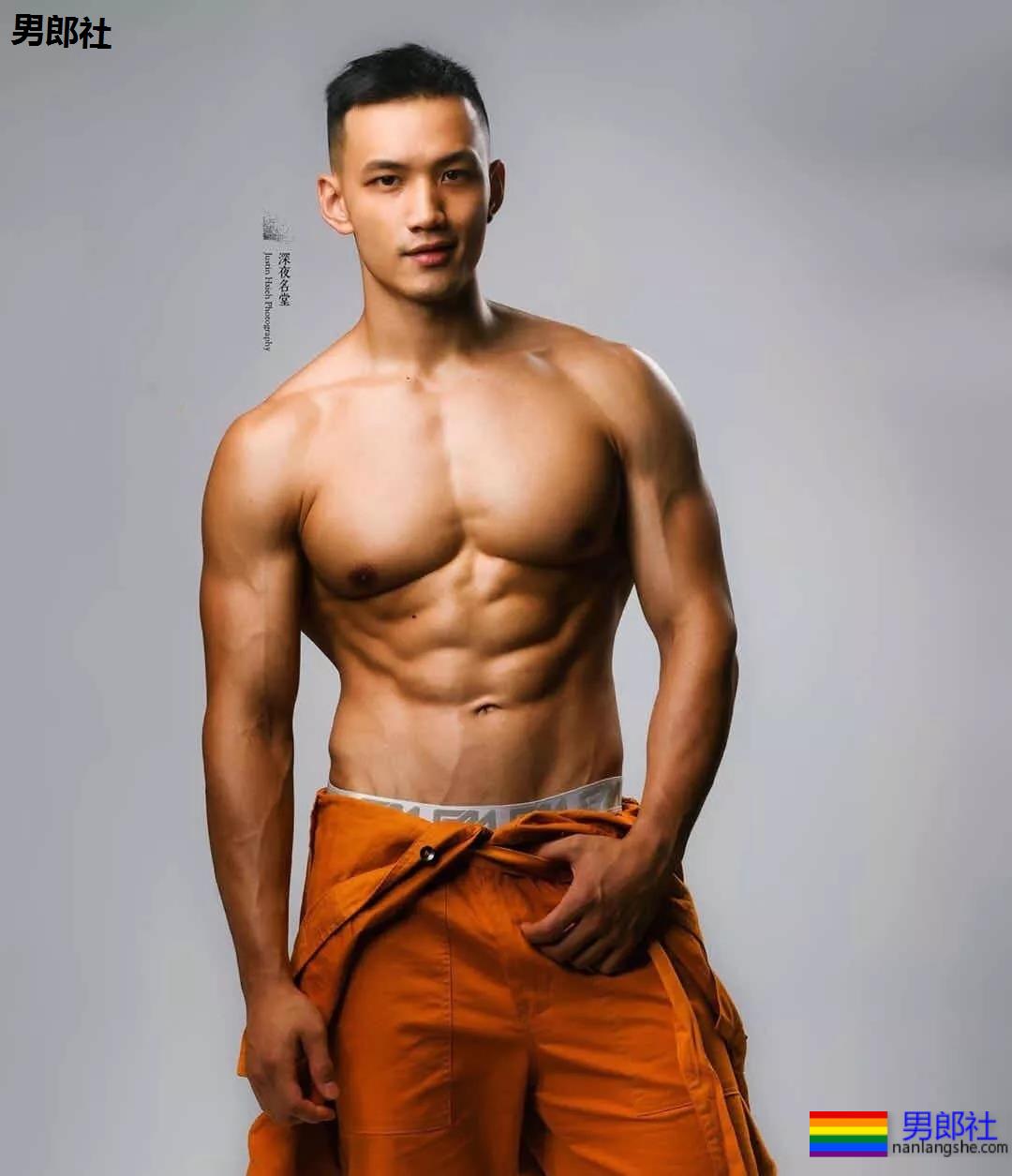 这样的男人我可以舔到射 - 51虹马