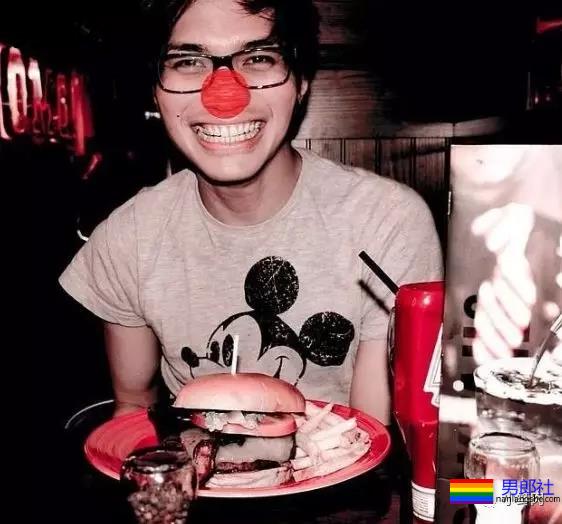 英国最大性侵案：亚裔博士下药性侵195名男子…… - 51虹马